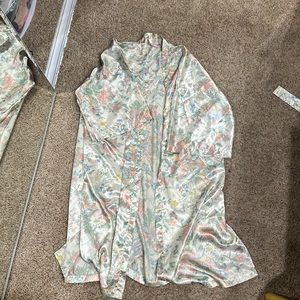Victoria’s Secret vintage robe. Floral print. One size fits all